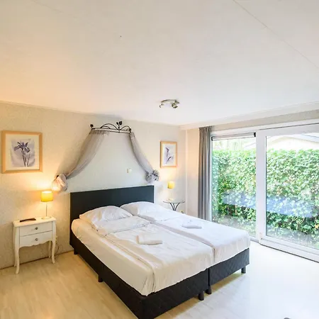 Campsite Luxe Familiehuis Veluwe 4-6 Persons Pool Kids Dog Hoenderloo