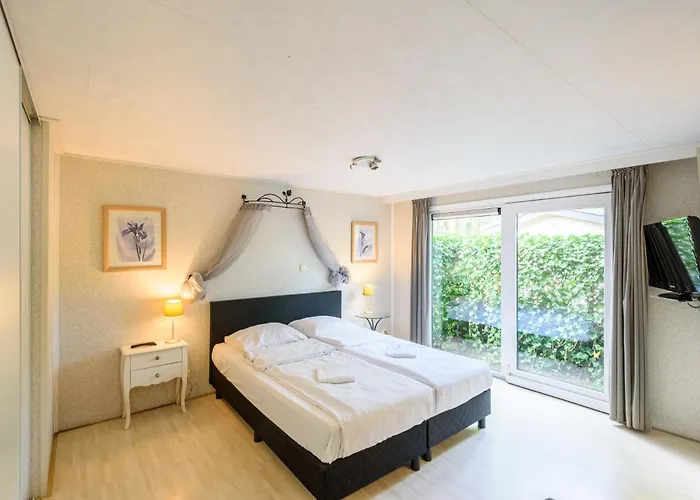 Camping Luxe Familiehuis Veluwe 4-6 Persons Pool Kids Dog Hoenderloo